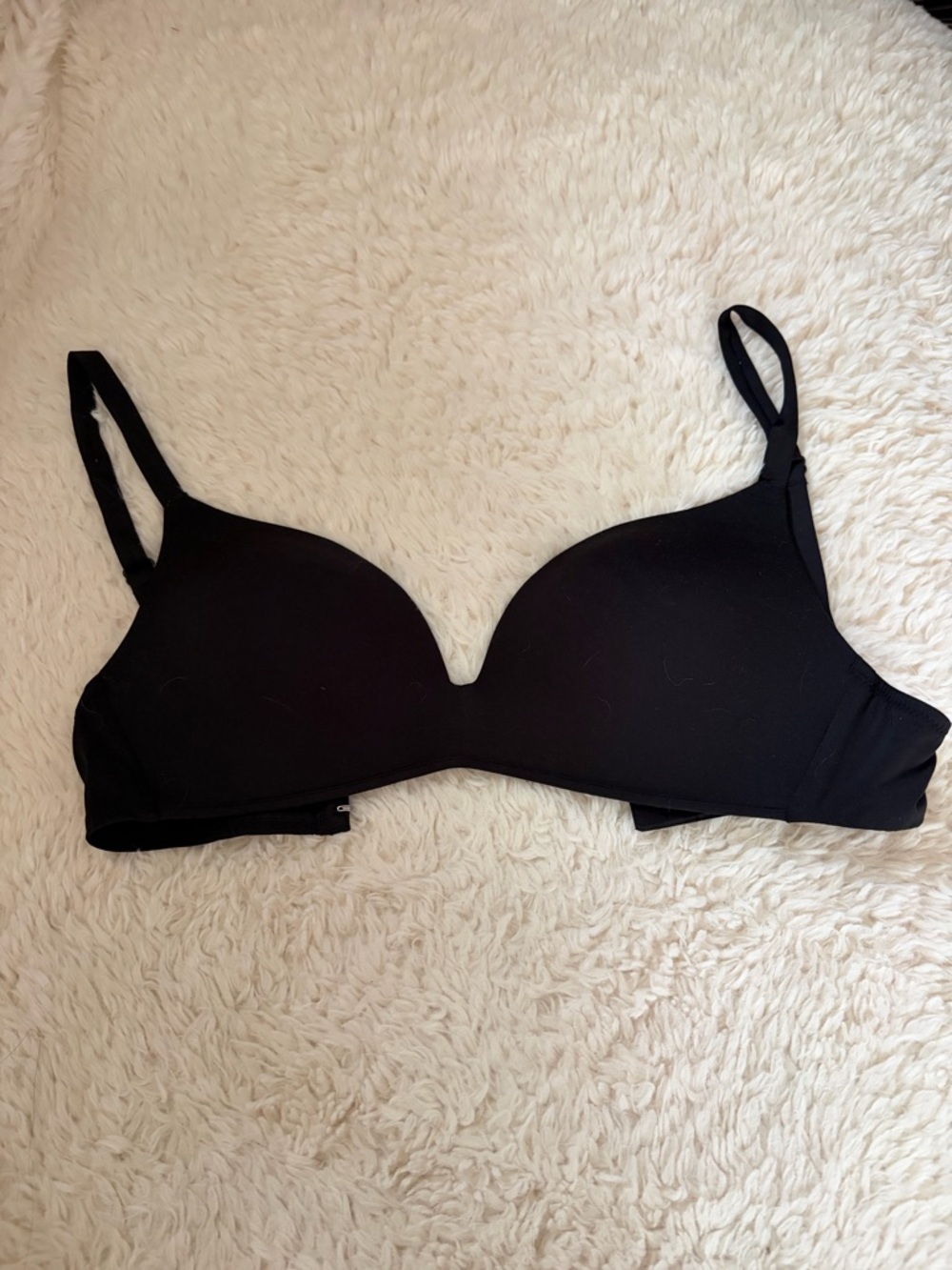 NWOT Uniqlo seamless wireless Black T-Shirt Bra - Women Intimates